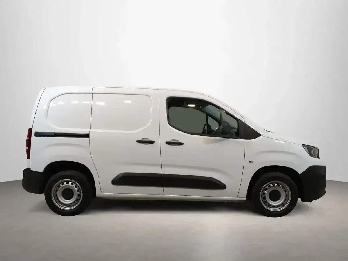 Usado Peugeot Partner 102 CV (75 kW) 2022 Blanco Monovolumen