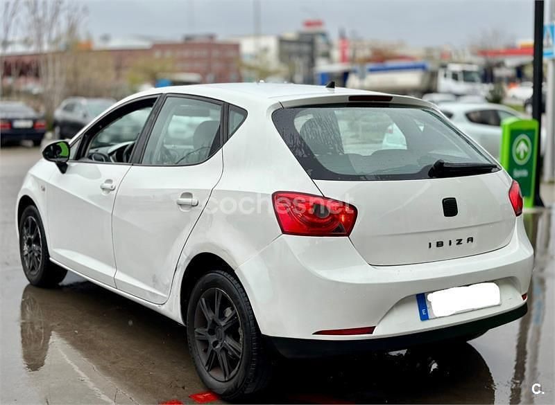 Usado Seat Ibiza Reference 105 CV (77 kW) 2009 Blanco Berlina