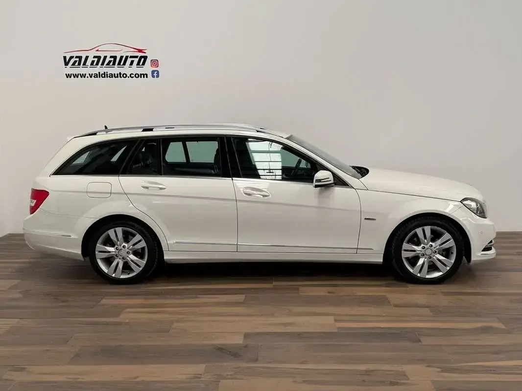Käytetty Mercedes C220 Avantgarde 170 HP (125 kW) 2011 Valkoinen Farmari