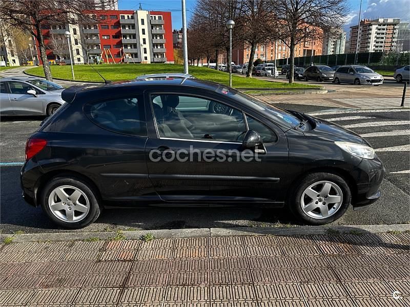 Usado Peugeot 207 Sport 95 CV (69 kW) 2007 Negro Berlina