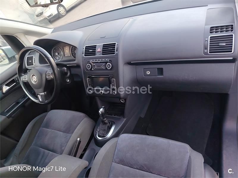 Usado VW Touran Sport 170 CV (125 kW) 2011 Gris / plata Monovolumen
