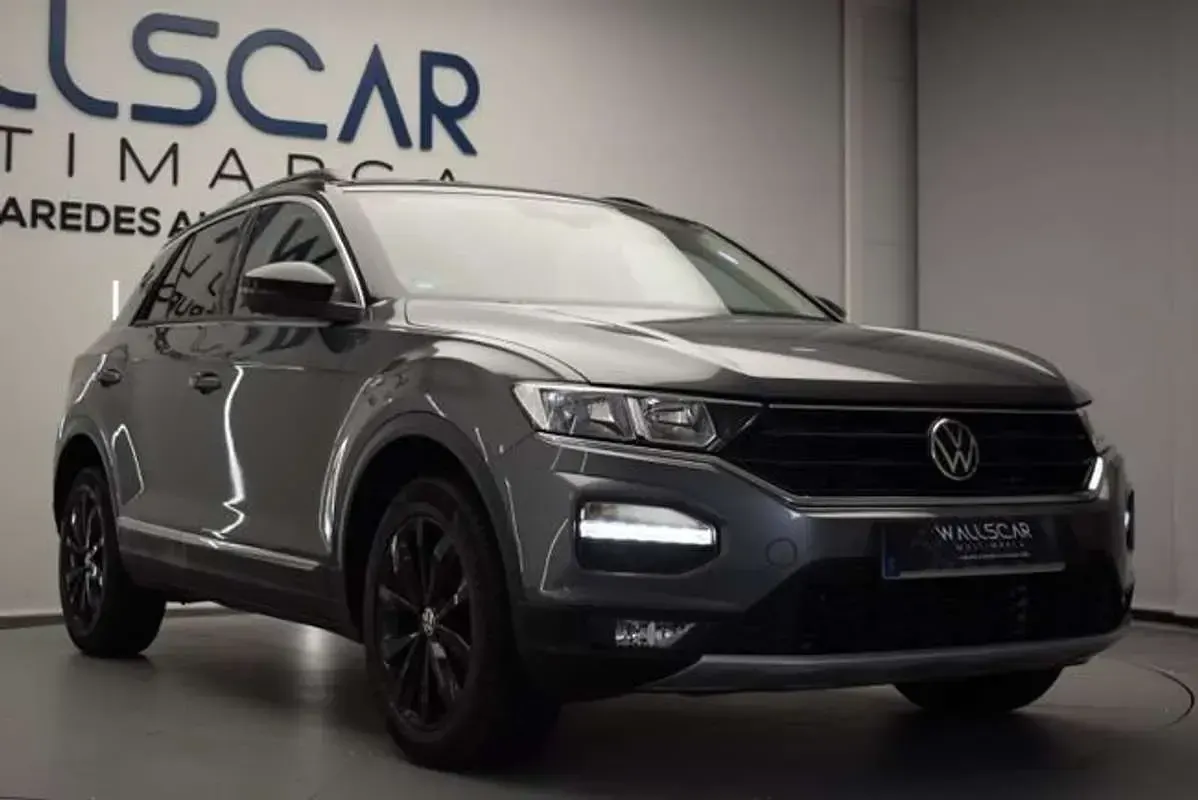 Usado VW T-Roc Advance 150 CV (110 kW) 2021 Gris SUV