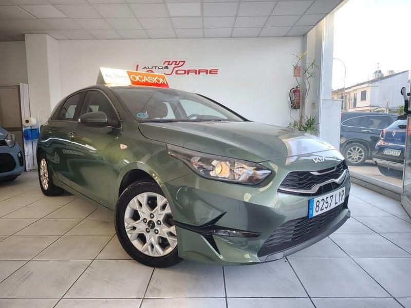 Usado Kia Ceed 120 CV (88 kW) 2022 Verde Utilitario