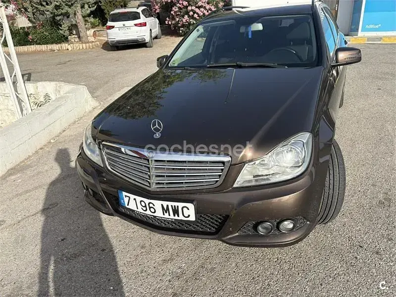 Usado Mercedes C180 Avantgarde 120 CV (88 kW) 2012 Marrón Familiar