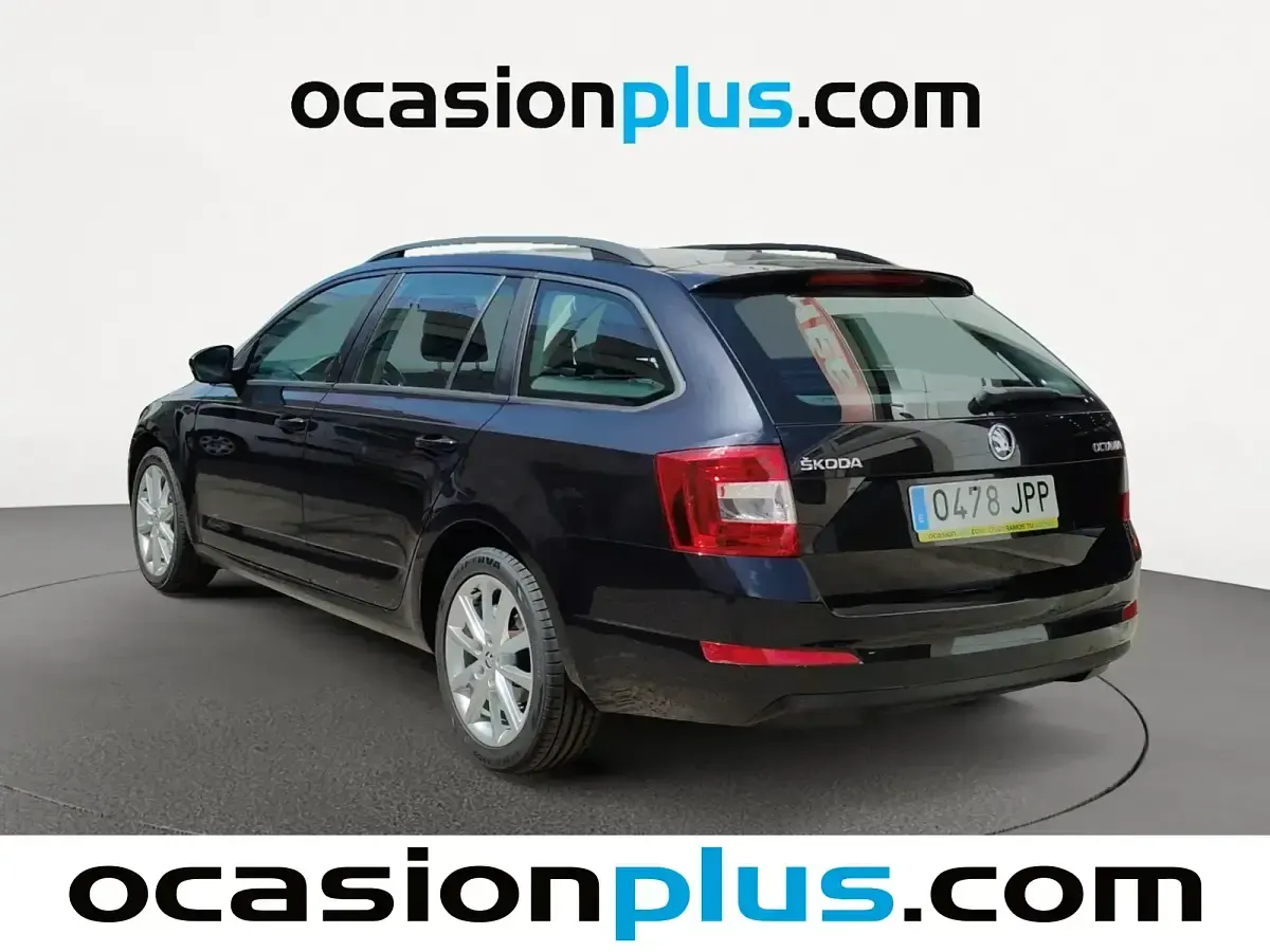 Usado Skoda Octavia Ambition 110 CV (80 kW) 2016 Negro Familiar