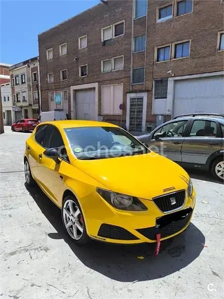 Usado Seat Ibiza Style 105 CV (77 kW) 2009 Amarillo Berlina