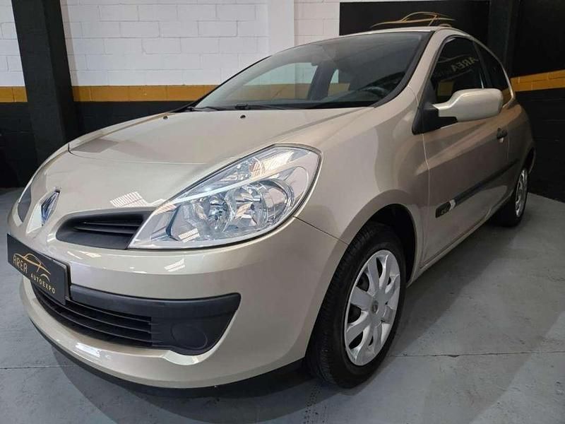 Marrón Usado 2006 Renault Clio II Expression Utilitario | 6900 € (Caro) - Imagen 1/4