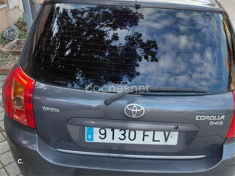 Usado Toyota Corolla Sol 116 CV (85 kW) 2007 Gris / plata Berlina