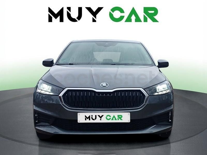 Usado Skoda Fabia Ambition 110 CV (80 kW) 2022 Gris / plata Berlina