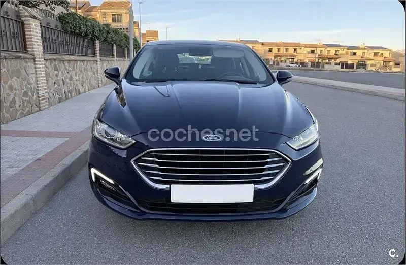 Usado Ford Mondeo Trend 150 CV (110 kW) 2021 Azul Berlina