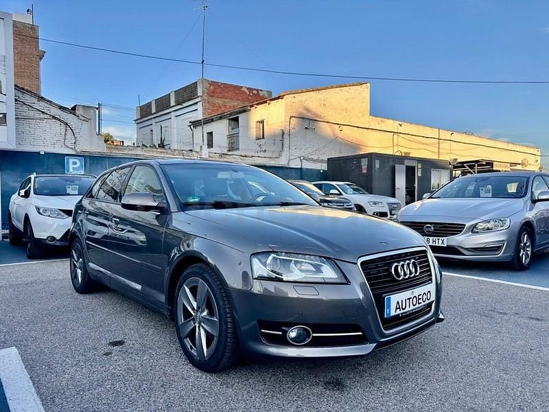 Usado Audi A3 Ambition 140 CV (102 kW) 2011 Marrón Utilitario