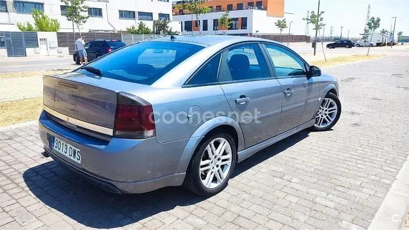 Usado Opel Vectra Sport 120 CV (88 kW) 2006 Gris / plata Berlina