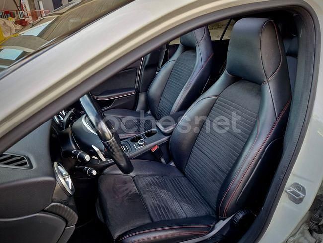 Usado Mercedes A180 AMG line 109 CV (80 kW) 2016 Blanco Berlina