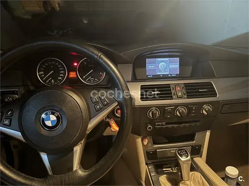 Usado BMW 520 163 CV (119 kW) 2007 Blanco Berlina