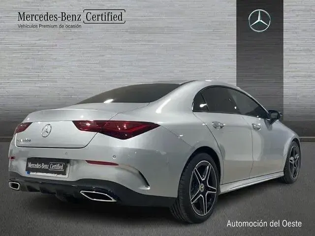 Usado Mercedes CLA220 190 CV (139 kW) 2025 Plata hightech Berlina