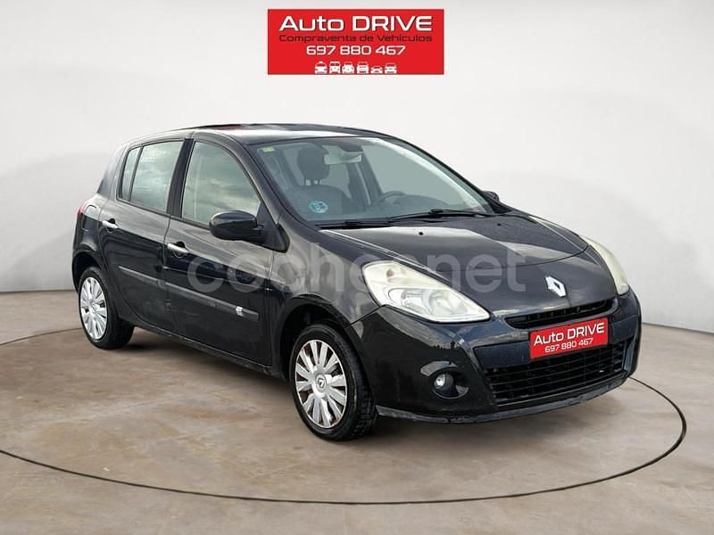 Negro Usado 2010 Renault Clio II Berlina | 3900 € (Precio justo) - Imagen 1/4