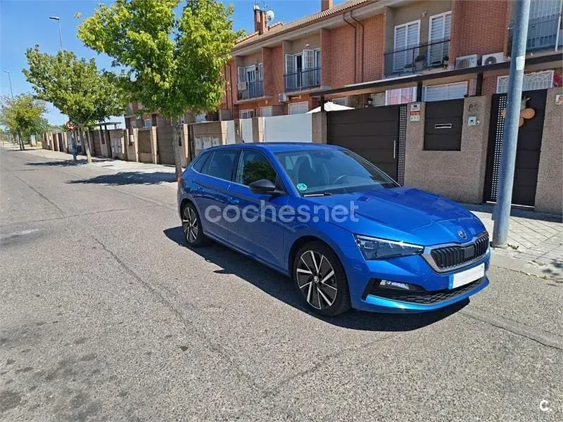 Usado Skoda Scala Sport 150 CV (110 kW) 2022 Azul Utilitario