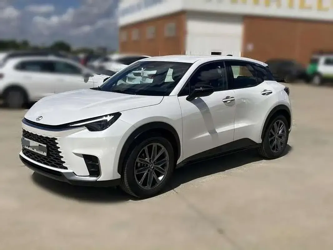 Usado Lexus LBX 136 CV (100 kW) 2024 Blanco SUV
