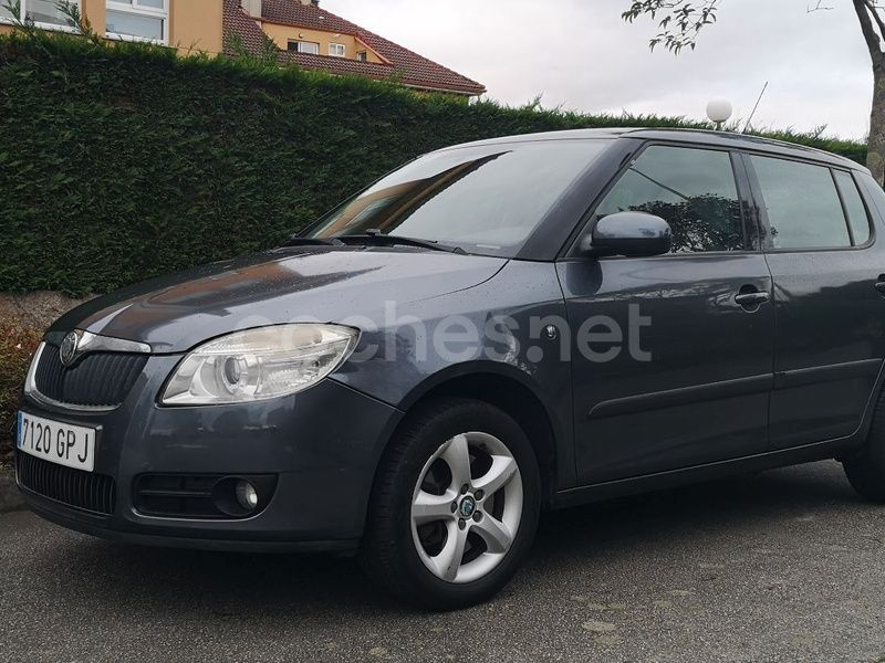 Gris / plata Usado 2008 Skoda Fabia Sport Berlina | 5990 € (Precio justo) - Imagen 1/4
