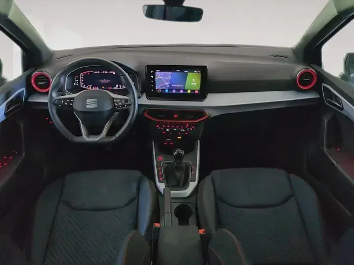 Usado Seat Arona FR 115 CV (84 kW) 2025 Gris SUV
