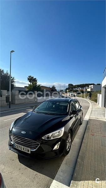 Usado Ford Focus Active 120 CV (88 kW) 2019 Negro Familiar