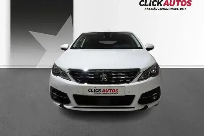 Usado Peugeot 308 Allure 110 CV (80 kW) 2021 Negro