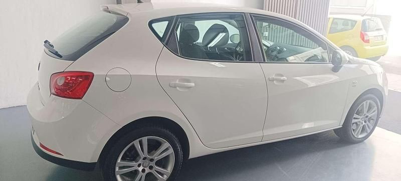 Usado Seat Ibiza Style 105 HP (77 kW) 2009 Branco Citadino