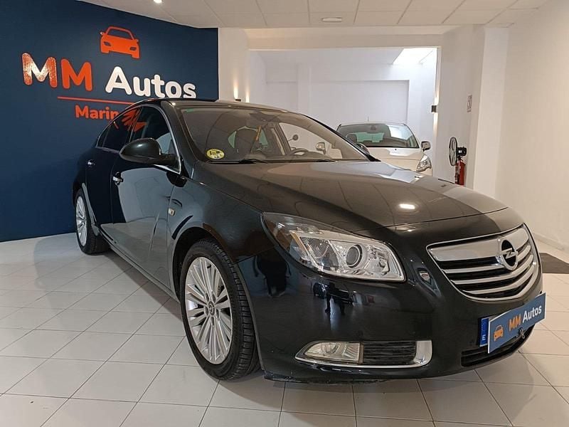Usado Opel Insignia Selective 130 CV (95 kW) 2013 Negro Berlina