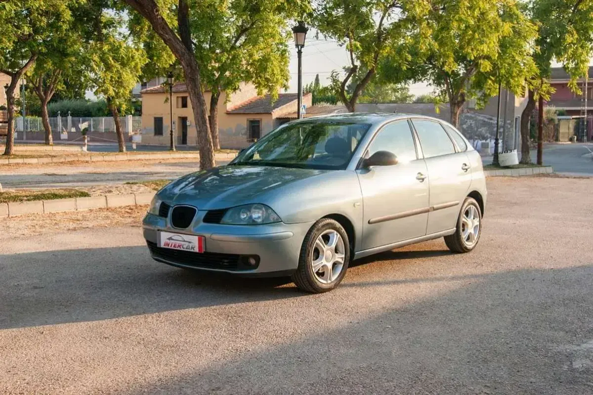 Usado Seat Ibiza Stylance 101 CV (74 kW) 2006 Gris Utilitario