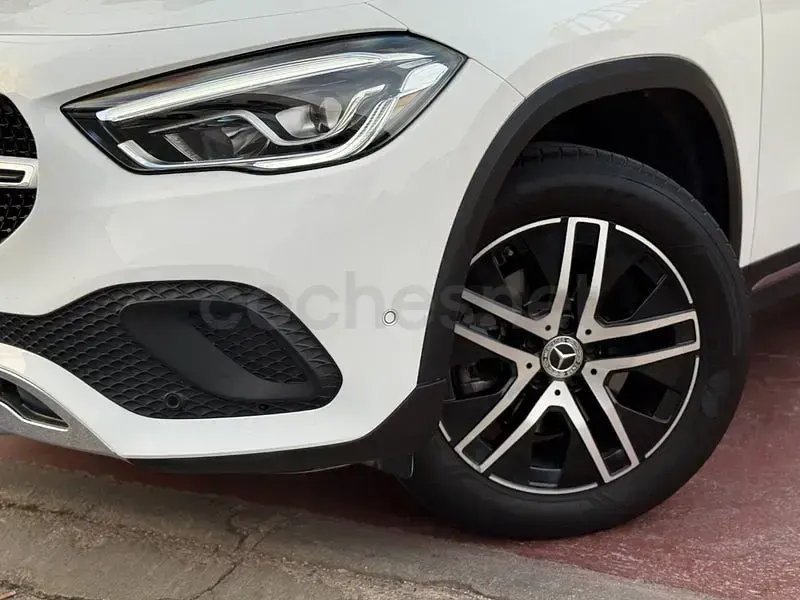 Begagnad Mercedes GLA200 150 HK (110 kW) 2023 Vit SUV