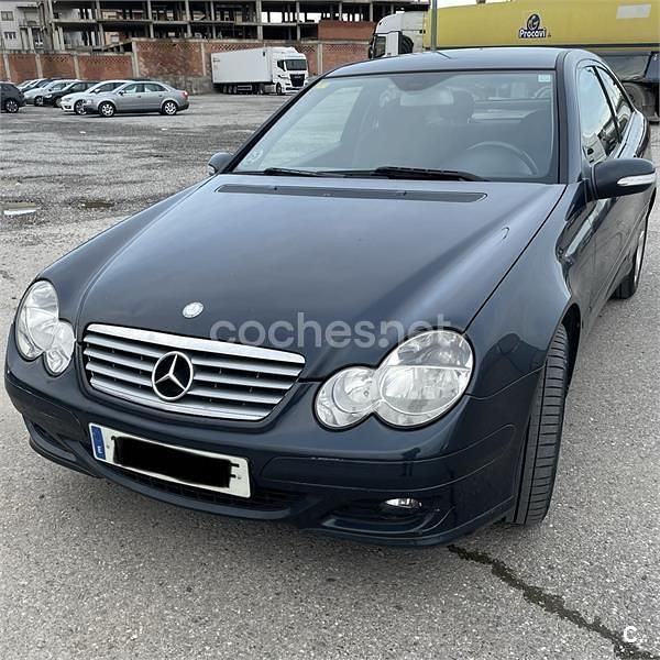 Usado Mercedes C220 150 CV (110 kW) 2007 Negro Berlina
