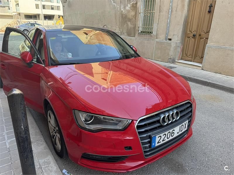 Usado Audi A3 Ambiente 150 CV (110 kW) 2015 Rojo Berlina