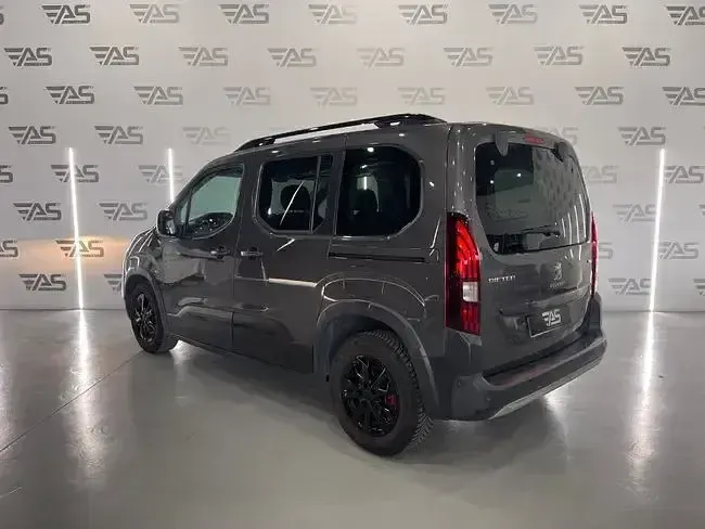 Usado Peugeot Rifter GT-line 2018 Gris Monovolumen