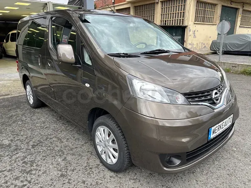 Usado Nissan Evalia 110 CV (80 kW) 2016 Marrón Monovolumen