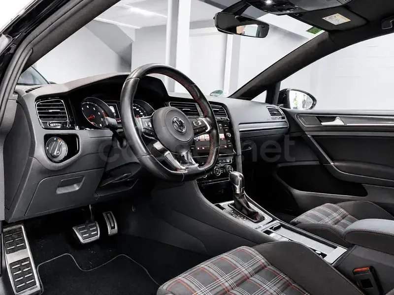 Usado VW Golf VII GTI 230 CV (169 kW) 2017 Negro Berlina