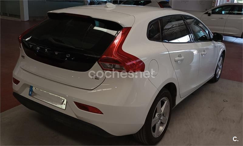 Blanco Usado 2015 Volvo V40 Momentum Familiar | 12.800 € - Imagen 1/4