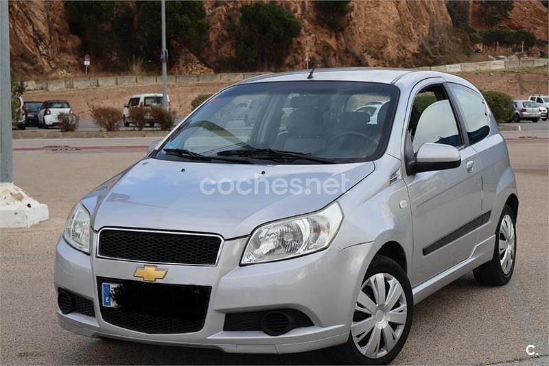 Usado Chevrolet Aveo LS 84 CV (61 kW) 2010 Gris / plata Berlina