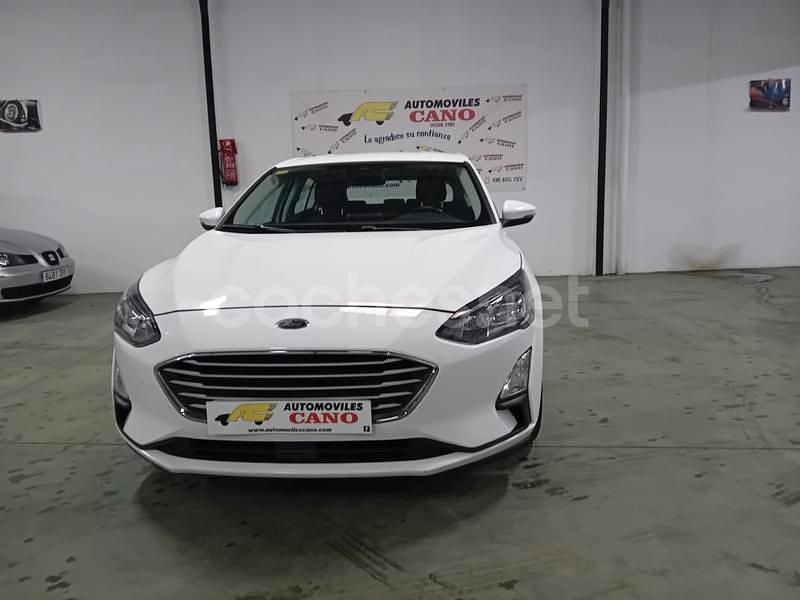 Blanco Usado 2020 Ford Focus Trend Berlina | 12.800 € (Buen precio) - Imagen 1/4