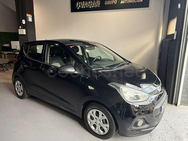 Usado Hyundai i10 66 CV (48 kW) 2014 Negro Utilitario