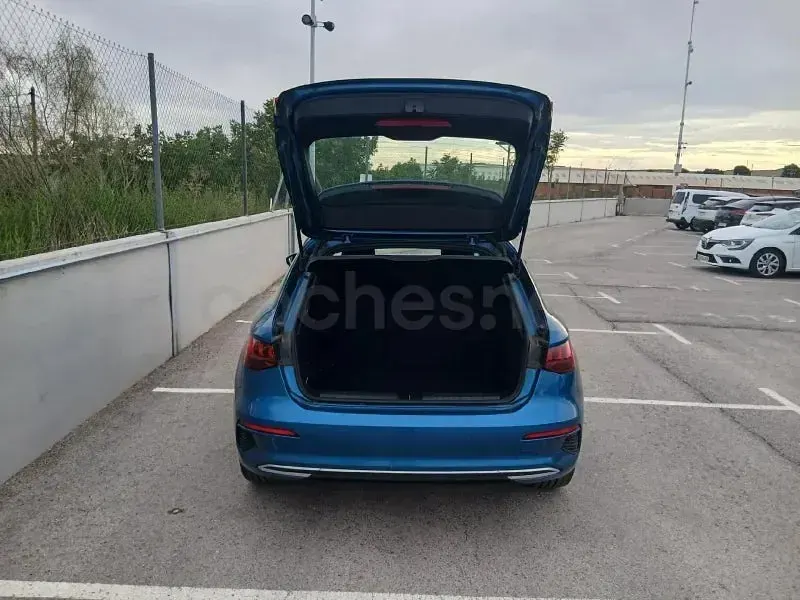 Usado Audi A3 Advanced Plus 110 CV (80 kW) 2022 Azul Berlina