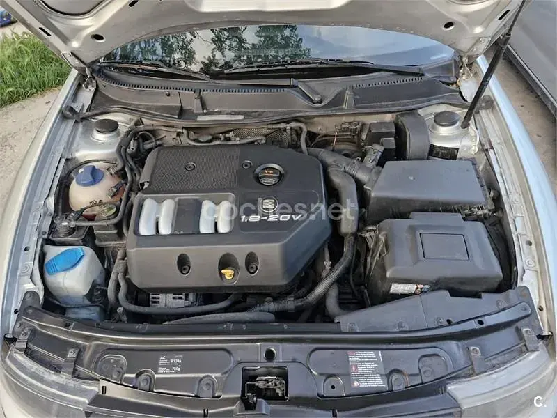 Usado Seat Toledo 125 CV (91 kW) 2003 Gris / plata Berlina