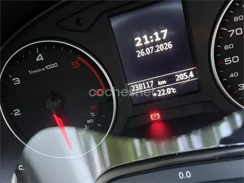 Usado Audi A3 Attraction 105 CV (77 kW) 2013 Rojo Berlina