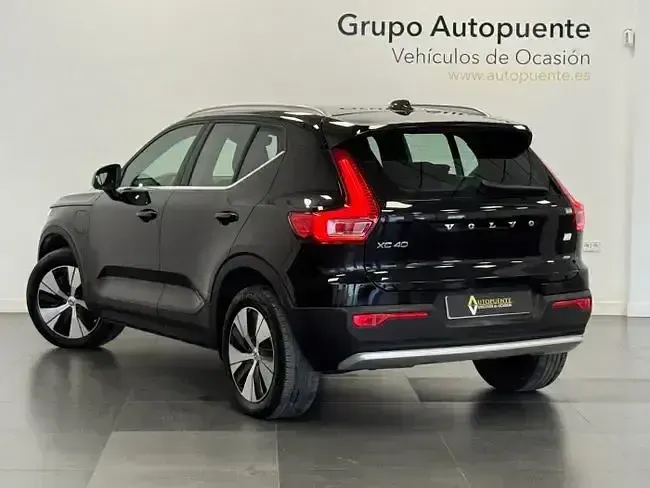 Usado Volvo XC40 Plus 211 CV (155 kW) 2023 Negro SUV