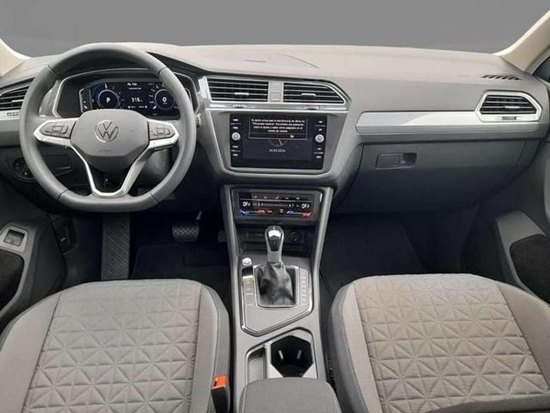 Usado VW Tiguan 245 HP (180 kW) 2024 Prateado SUV