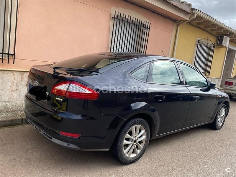 Usado Ford Mondeo Trend 140 CV (102 kW) 2009 Negro Berlina