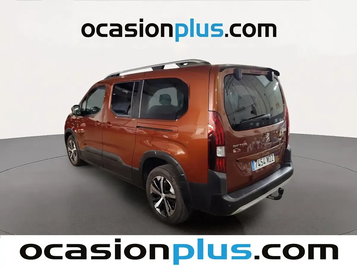 Usado Peugeot Rifter GT 131 CV (96 kW) 2022 Marrón Monovolumen