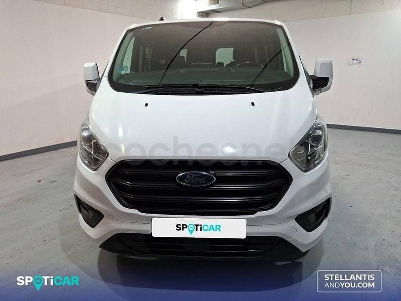 Usado Ford Tourneo Trend 136 CV (100 kW) 2023 Blanco Monovolumen