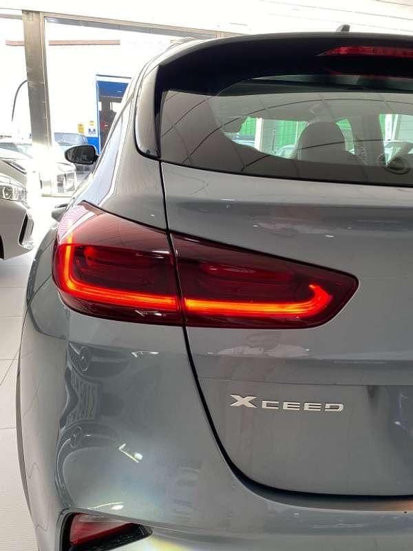 Usado Kia XCeed 101 CV (74 kW) 2024 Gris SUV