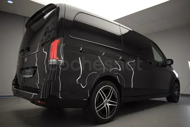 Usado Mercedes V300 Style 231 CV (169 kW) 2025 Negro Monovolumen