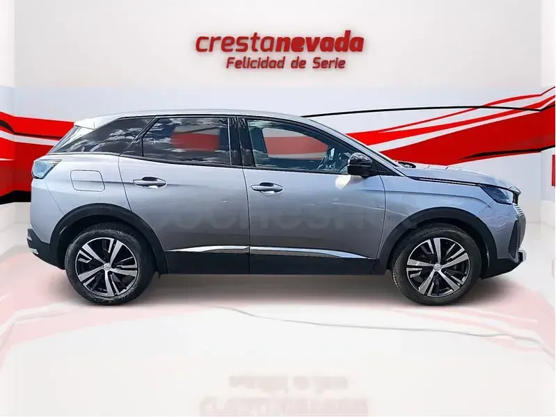 Usado Peugeot 3008 Allure 130 CV (95 kW) 2024 Gris / plata SUV